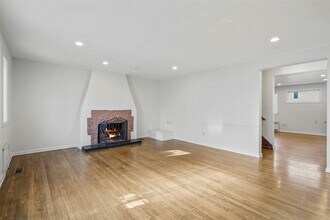 491 Carol Pl in Pelham Manor, NY - Building Photo - Building Photo