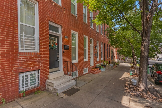 124 N Collington Ave in Baltimore, MD - Building Photo - Building Photo