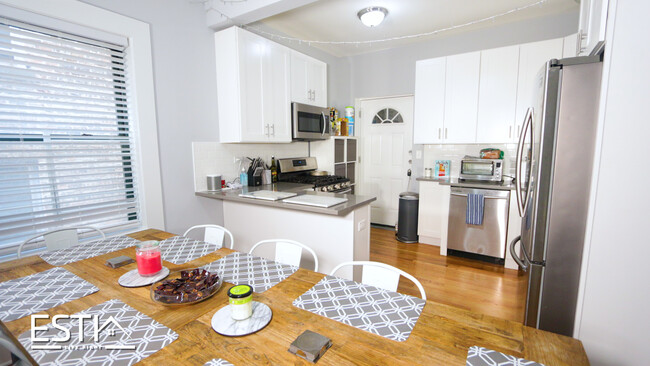 933-943 E 54th Pl in Chicago, IL - Building Photo - Building Photo