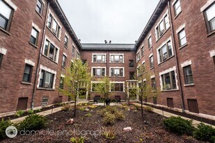 3747 N Pine Grove Ave in Chicago, IL - Building Photo