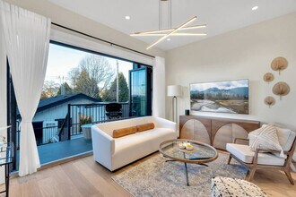 2147 W 32nd Ave in Vancouver, BC - Building Photo - Building Photo