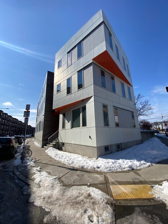 57 Glenville Ave, Unit 1 in Boston, MA - Foto de edificio