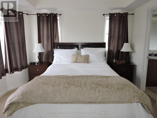 714-714 Neighbourhood Cir in Mississauga, ON - Building Photo - Building Photo