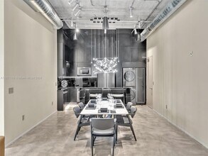 250 NW 23rd St, Unit 410 in Miami, FL - Building Photo - Building Photo