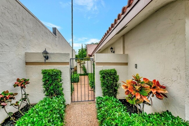 6740 Lago Vista Terrace in Boca Raton, FL - Building Photo - Building Photo