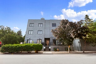 2205 W Medill Ave, Unit 3W in Chicago, IL - Building Photo