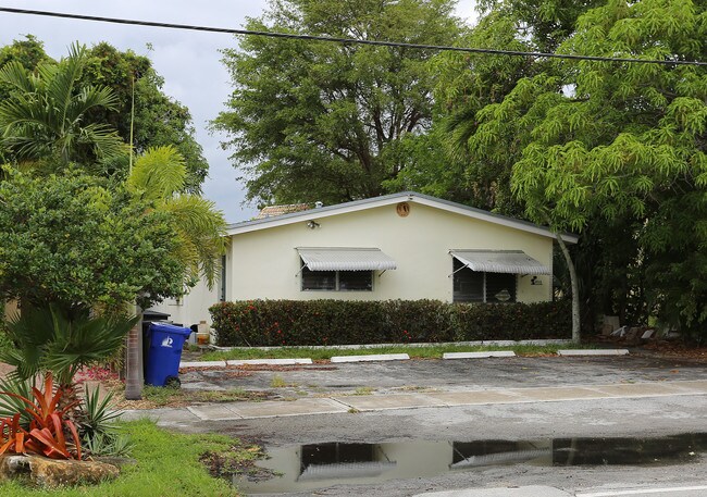 1713 N Dixie Hwy in Fort Lauderdale, FL - Building Photo - Building Photo