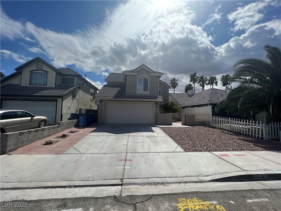 362 Cavos Way in Henderson, NV - Foto de edificio