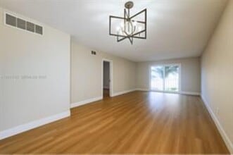 333 NW 17th Ct, Unit 203B in Fort Lauderdale, FL - Foto de edificio - Building Photo