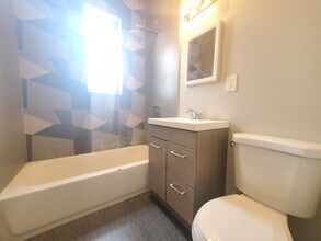 126 Wade St, Unit 5 in Jersey City, NJ - Building Photo - Building Photo