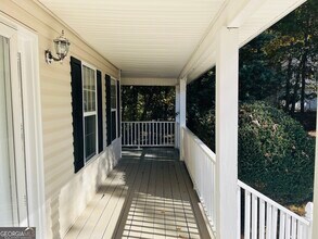 129 Lost Lake Dr in Villa Rica, GA - Building Photo - Building Photo