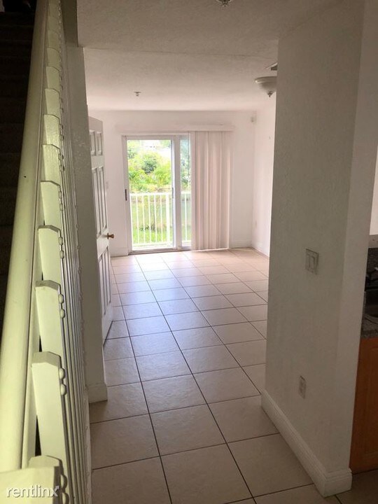 1235 NW 9th Ave in Miami, FL - Building Photo