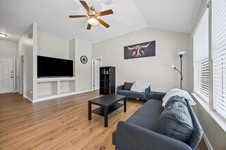 5006 Acorn Grove Ct in Austin, TX - Building Photo - Building Photo