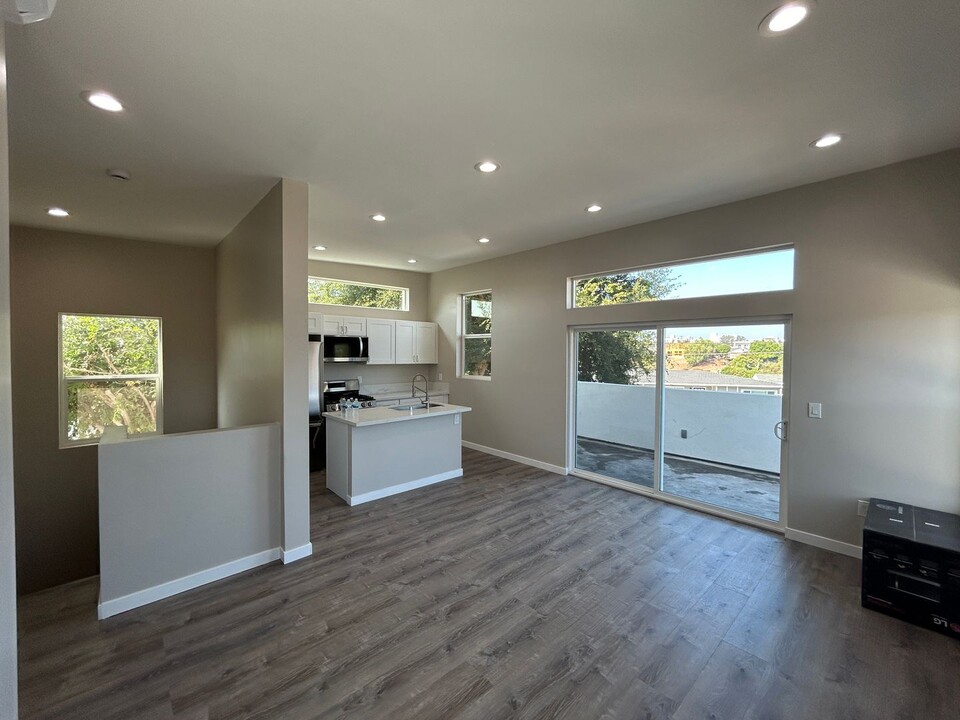 5235 Julie St in San Diego, CA - Building Photo