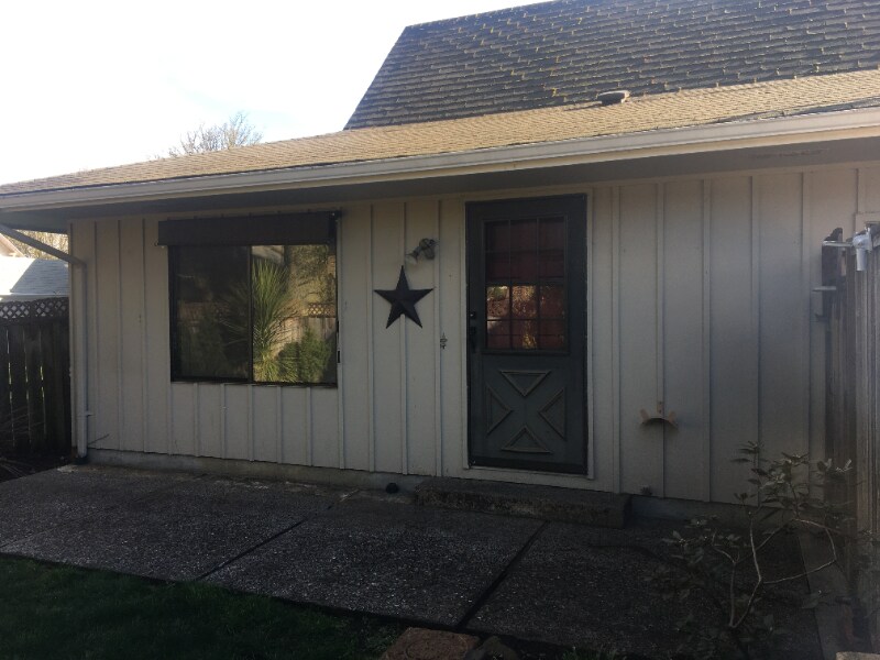 721 SW Vine St in Albany, OR - Building Photo