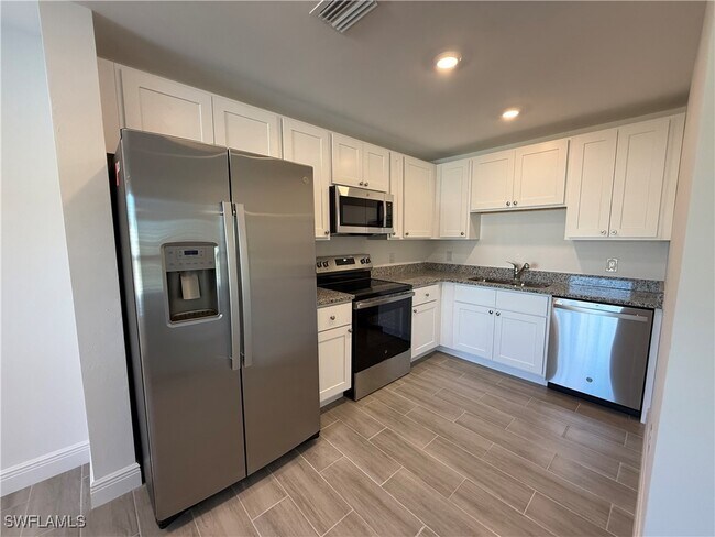 property at 917 Graystone Ave