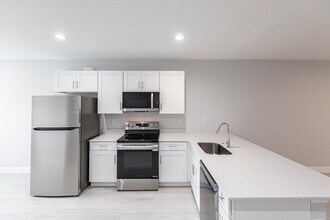 2111 Como St in Port Charlotte, FL - Building Photo - Building Photo