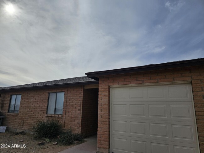 15814 S Yava Rd in Arizona City, AZ - Building Photo - Building Photo