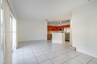 2889 SW 129th Way in Miramar, FL - Building Photo - Building Photo