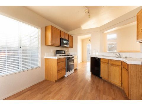 3734 Hickory Ct in Rosamond, CA - Building Photo - Building Photo
