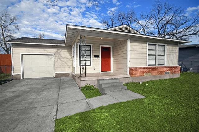 property at 2325 Kingswood Dr