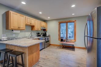 32 B St in Conway, NH - Building Photo - Building Photo