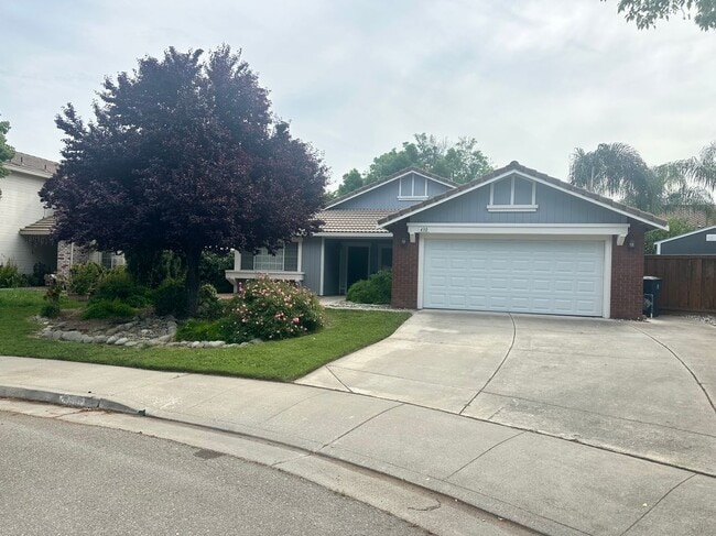 property at 430 Silvertail Pl