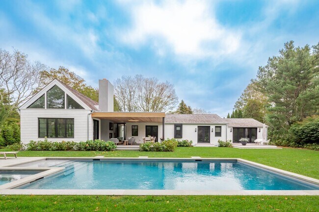 19 Osborne Ln in East Hampton, NY - Building Photo - Building Photo