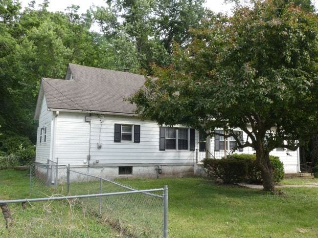 property at 4701 N Green Hills Rd