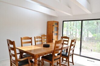 118 Newtown Rd in Acton, MA - Foto de edificio - Building Photo