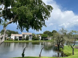 609 Bridgewood Dr in Boca Raton, FL - Building Photo