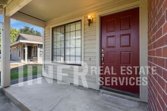 5050 Connecticut Dr in Sacramento, CA - Building Photo - Building Photo
