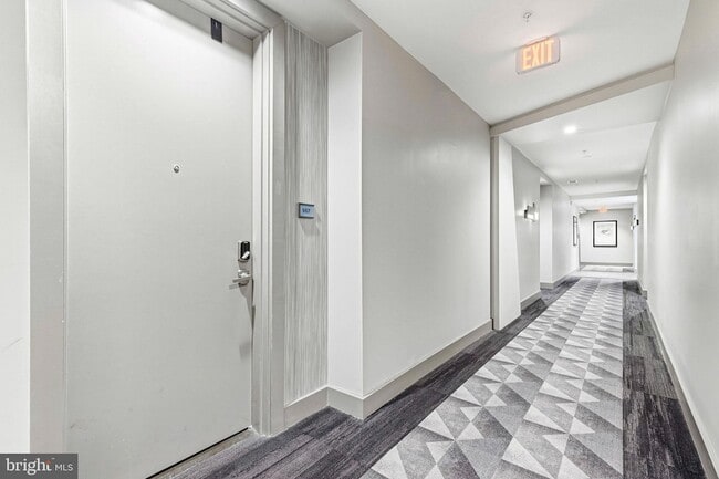 145 Riverhaven Dr, Unit 557 in Oxon Hill, MD - Building Photo - Building Photo