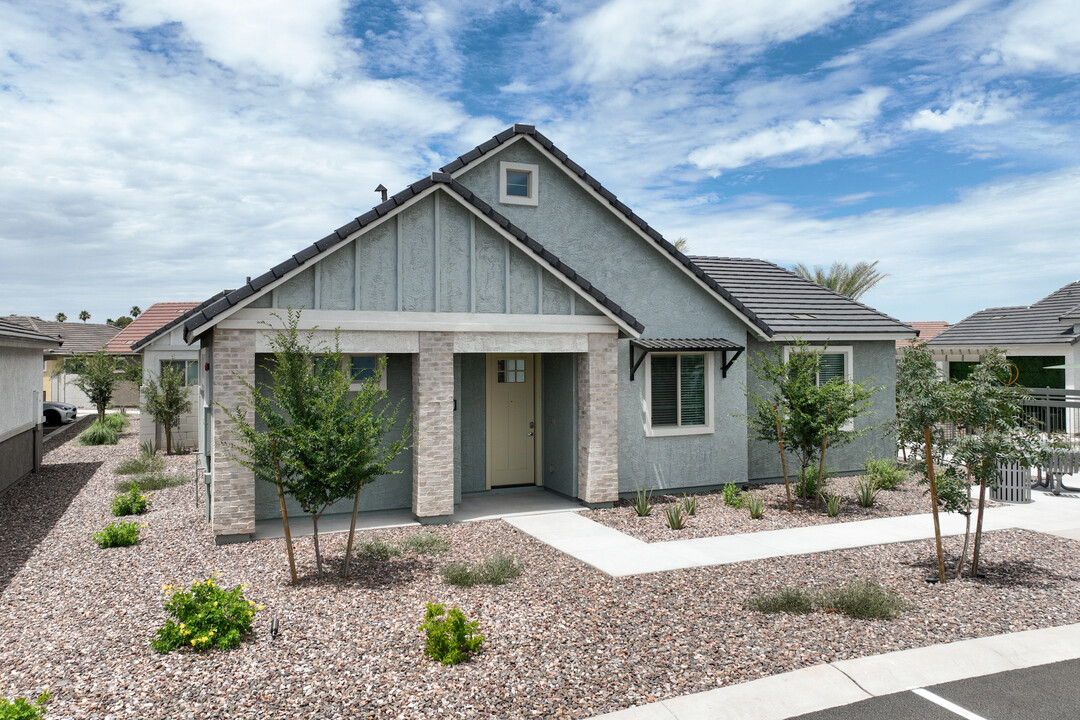 Village at Schnepf Farms in Queen Creek, AZ - Foto de edificio
