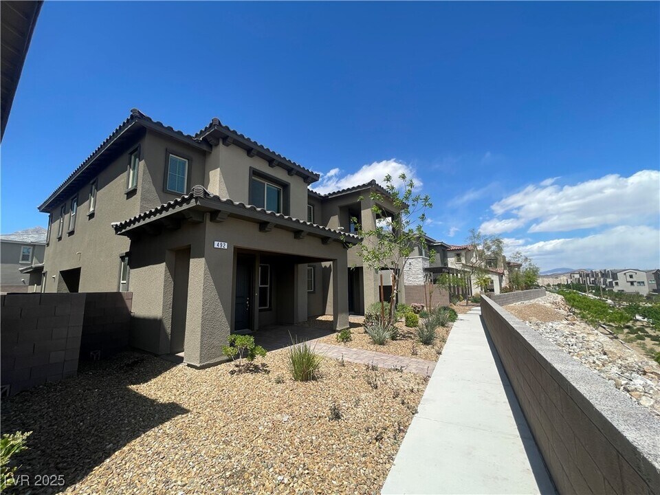 492 Pear Lake St in Las Vegas, NV - Building Photo