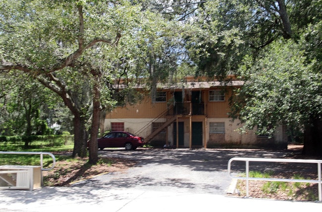1801 E 139th Ave in Tampa, FL - Foto de edificio - Building Photo