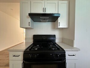 455 W Cowles St in Long Beach, CA - Building Photo - Building Photo