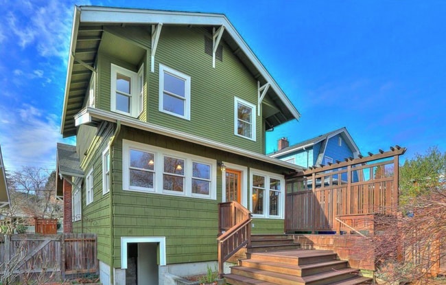 4220 Bagley Ave N in Seattle, WA - Foto de edificio - Building Photo