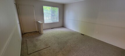 21276 Abrahm St in Clinton Township, MI - Building Photo - Building Photo