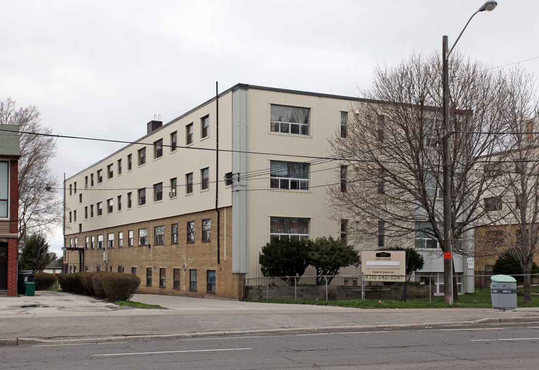 2368-2370 Keele St in Toronto, ON - Building Photo