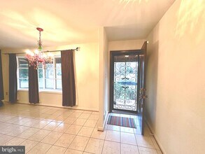 5 Charen Ct in Potomac, MD - Building Photo - Building Photo