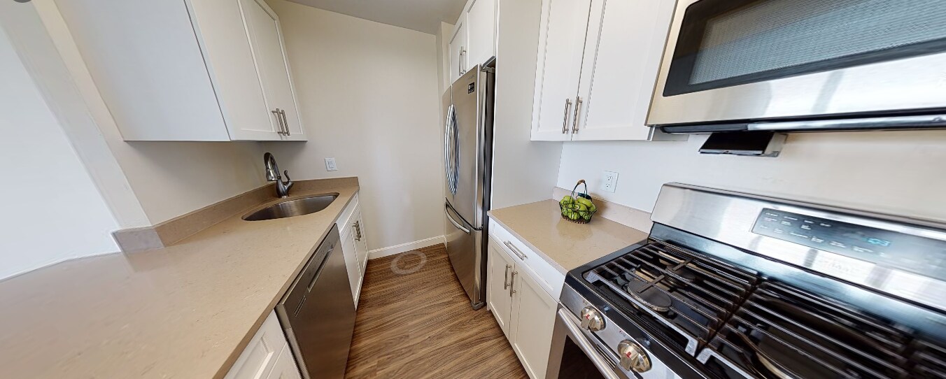 691 Huron Ave in Cambridge, MA - Building Photo