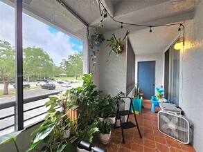 841 Lyons Rd in Coconut Creek, FL - Building Photo - Building Photo