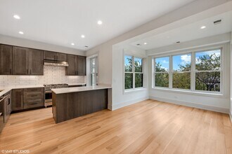 1508 W Addison St, Unit 3 in Chicago, IL - Foto de edificio - Building Photo