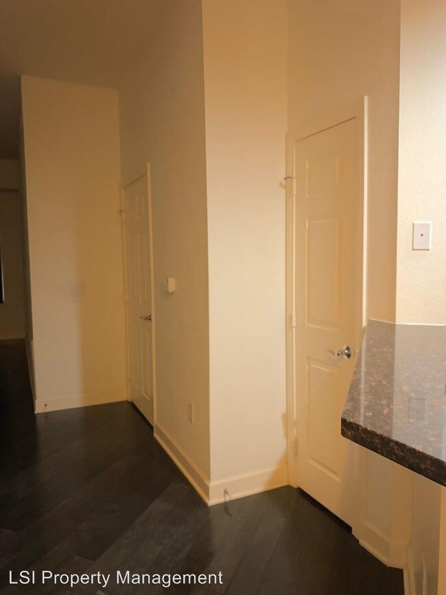 91 E Agate Ave-Unit -Unit 207 in Las Vegas, NV - Building Photo - Building Photo