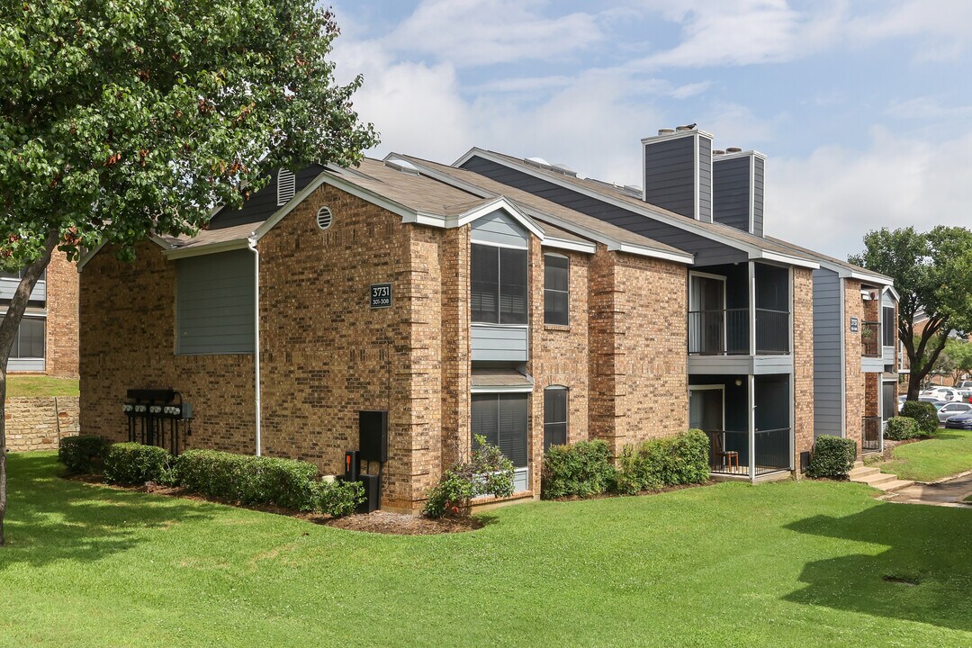 Montoro in Irving, TX - Building Photo