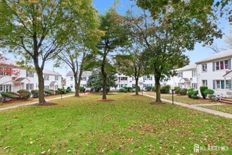 37 Garfield Park in Edison, NJ - Building Photo - Building Photo