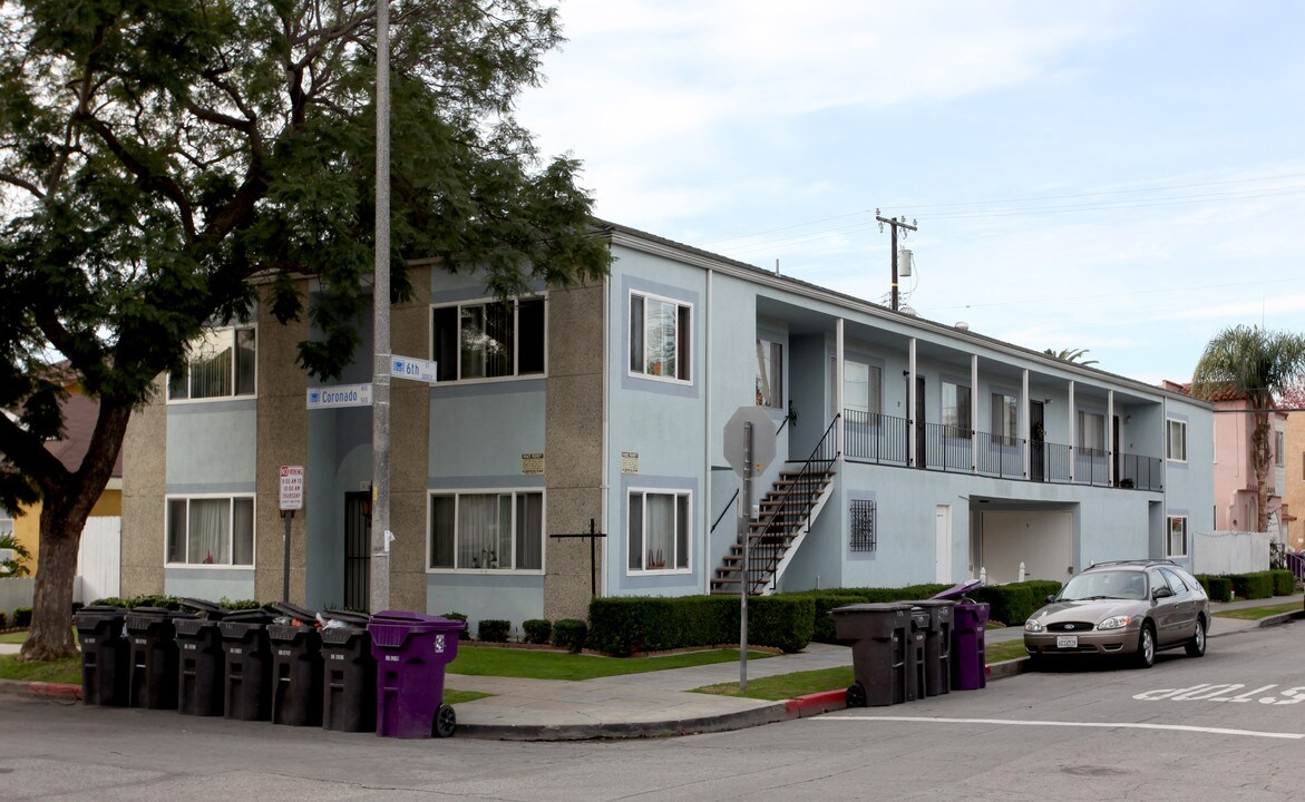 539 Coronado Ave in Long Beach, CA - Building Photo