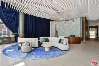 6250 Hollywood Blvd in Los Angeles, CA - Foto de edificio - Building Photo