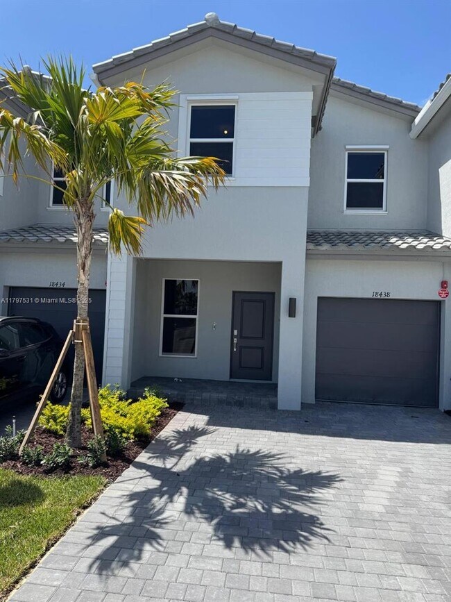 18438 SW 2nd St in Pembroke Pines, FL - Building Photo - Building Photo